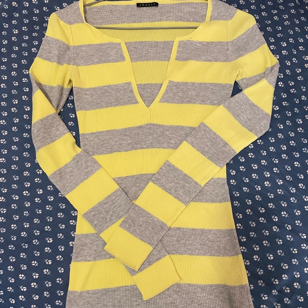 Theory long sleeved shirt